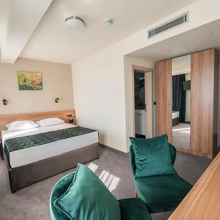Aloha Hotel Ni