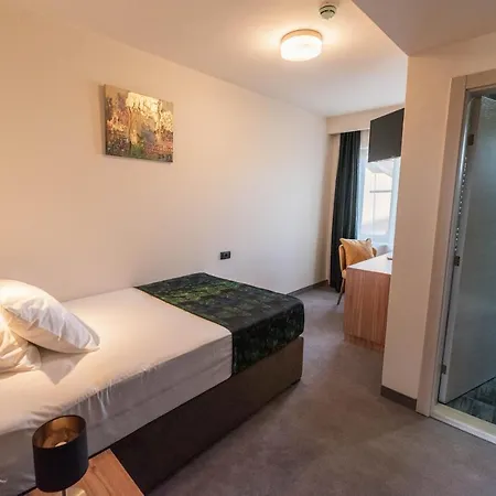 Aloha Hotel Ni