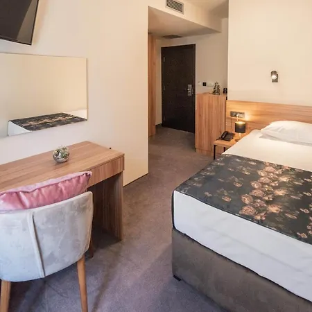 Hotel Aloha 3*